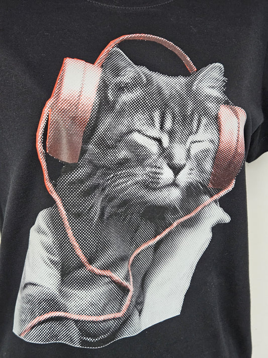 Cat with headphone ladies t shirt