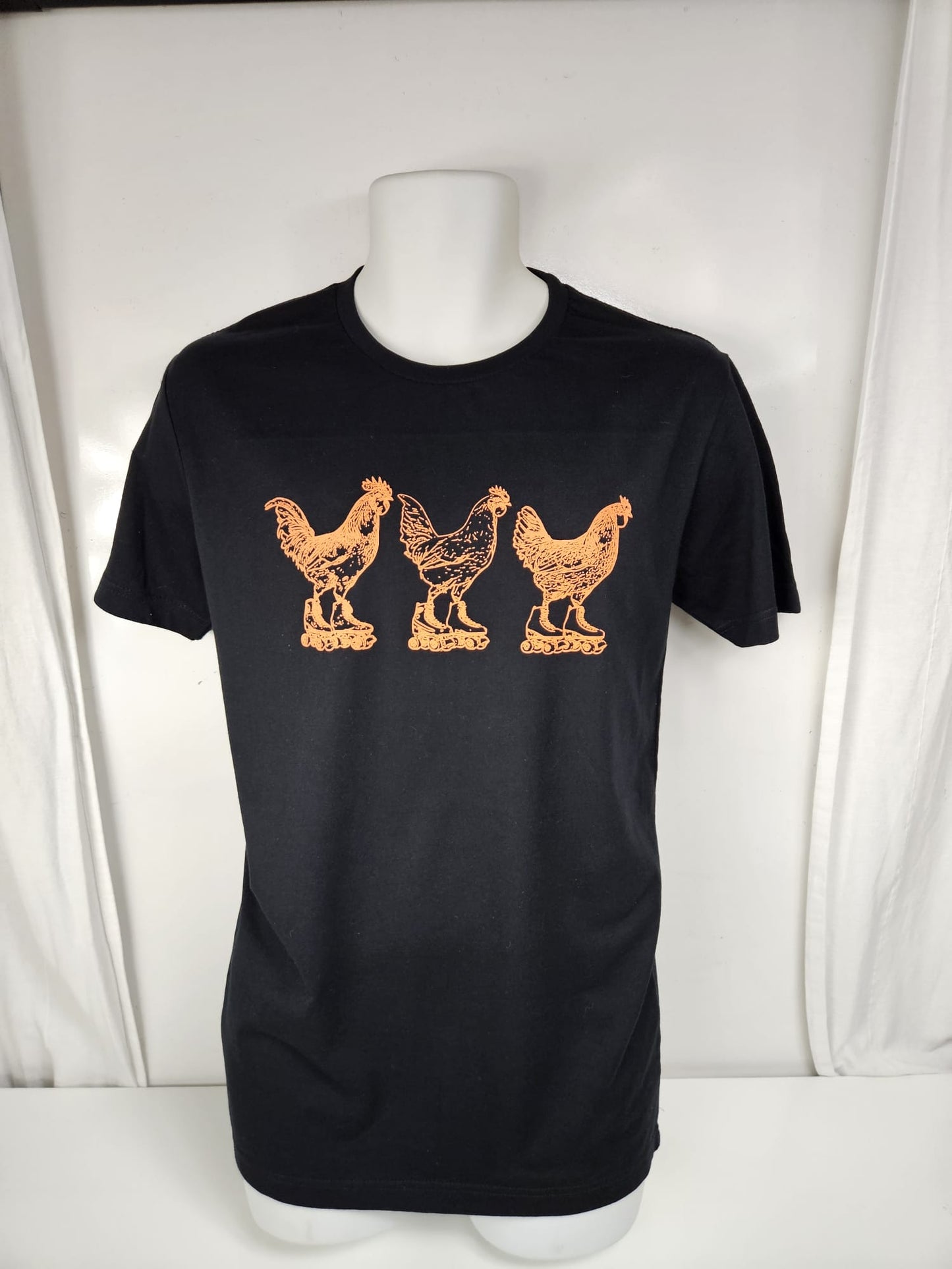Roller skeating chickens mens t shirt